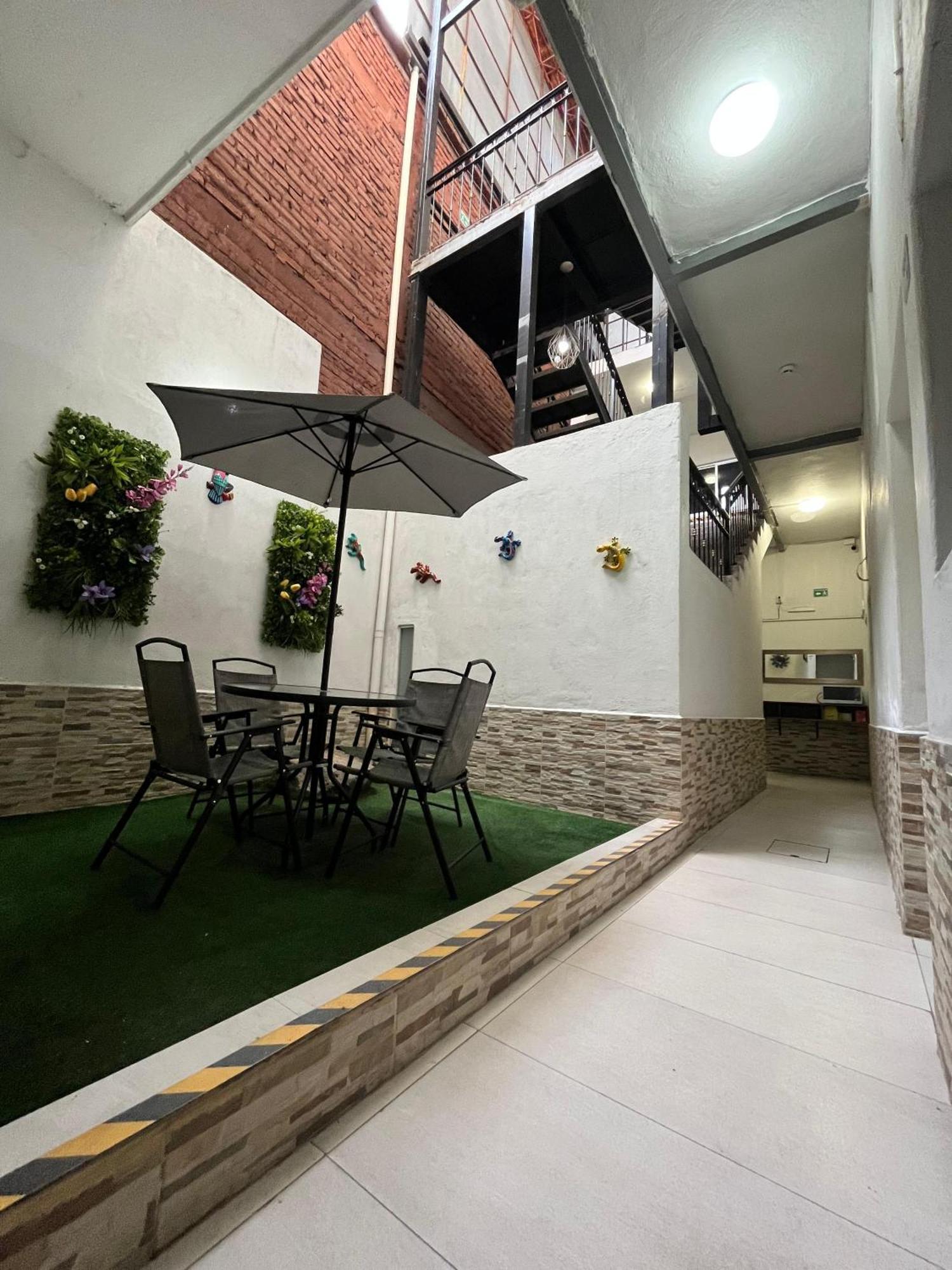 Hotel Juarez 70 Colima Eksteriør bilde